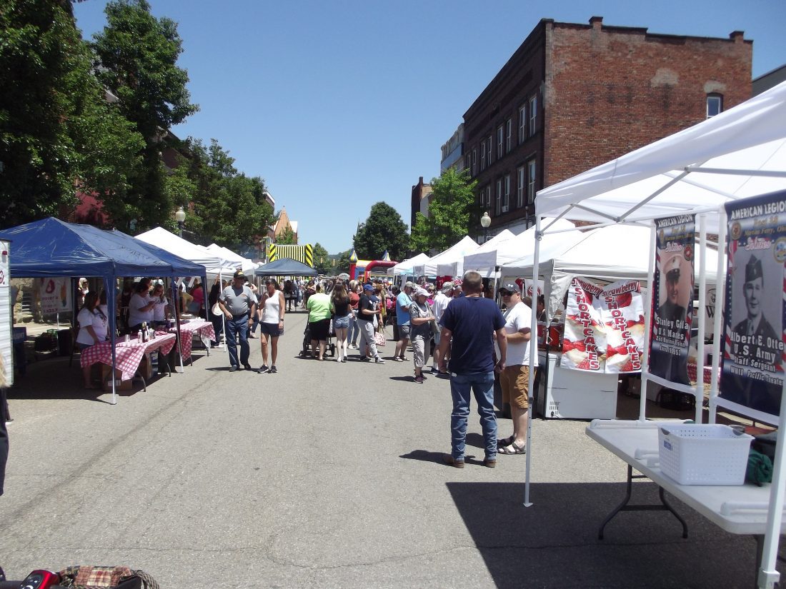 Big, early crowd kicks off Strawberry Fest News, Sports, Jobs The